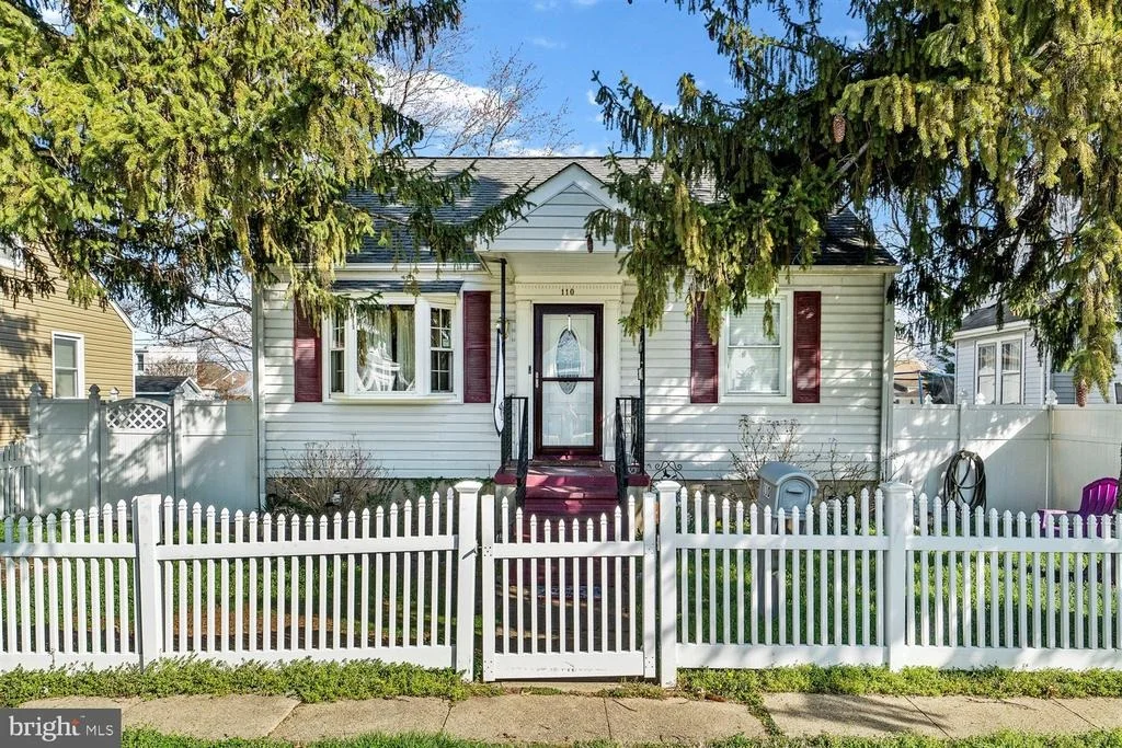 Photo of 110 DORIS AVENUE