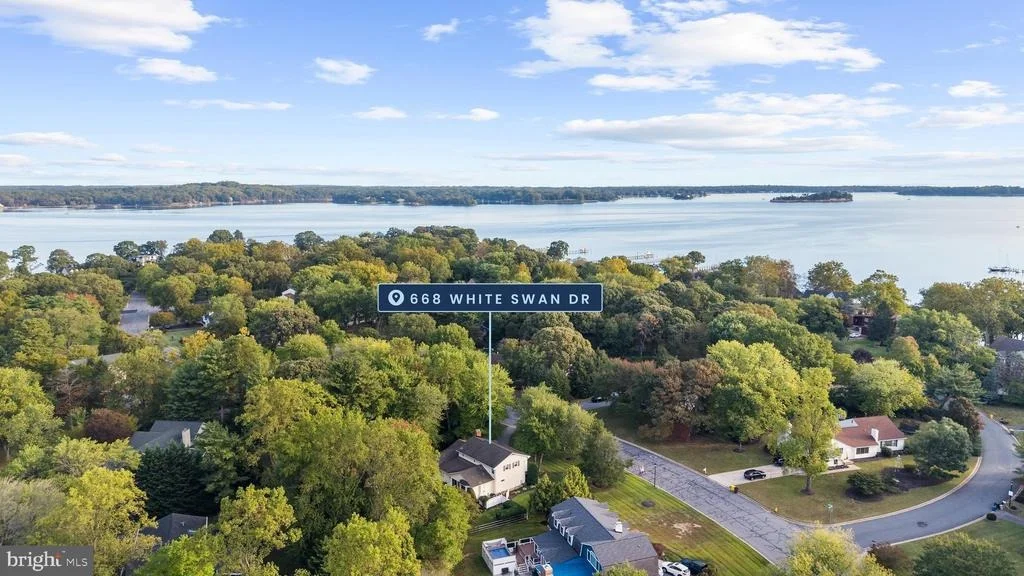 Photo of 668 WHITE SWAN DRIVE