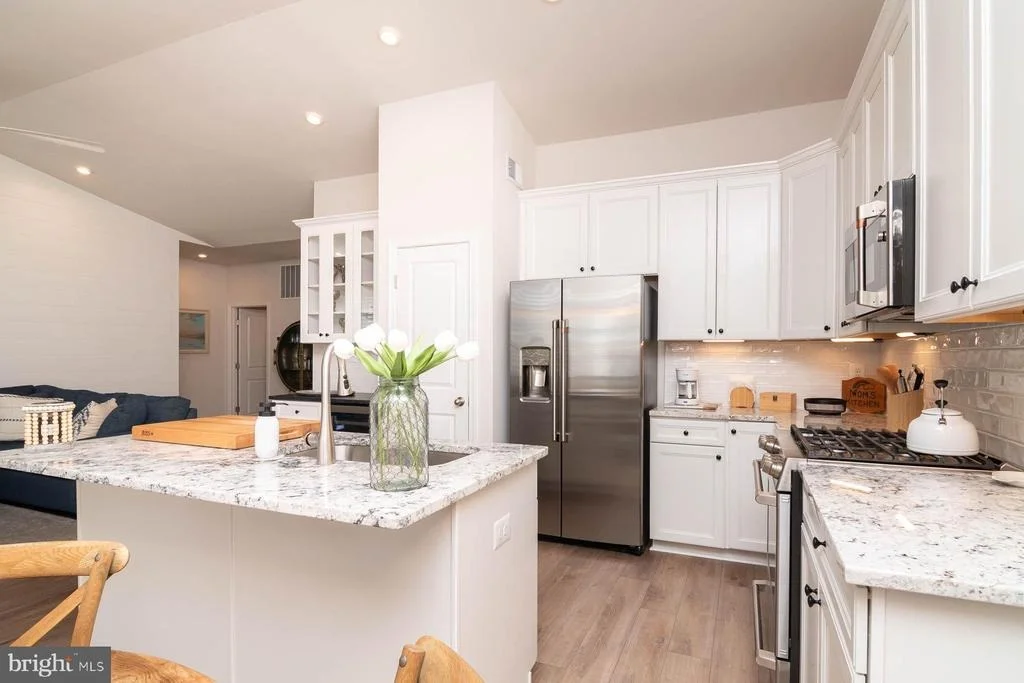Photo of 25087 TREEVIEW LANE