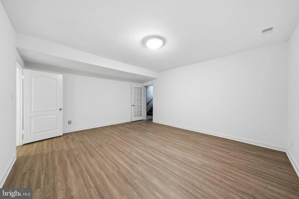 Photo of 9801 BENTCROSS DRIVE
