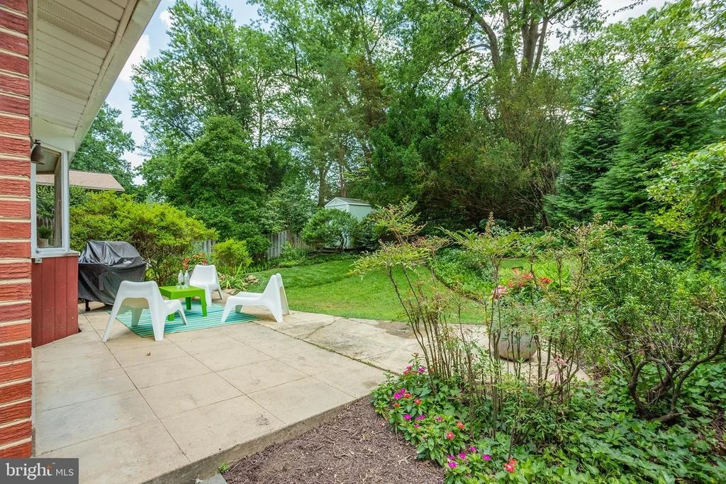 Photo of 3910 MONTROSE DRIVEWAY