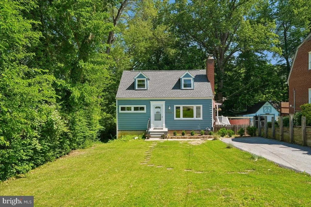 Photo of 11209 MIDVALE ROAD