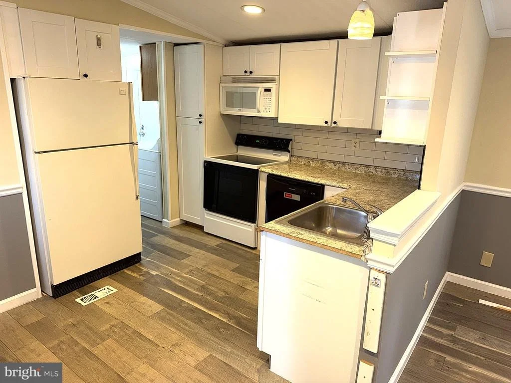 Photo of 486 KEITH ROAD