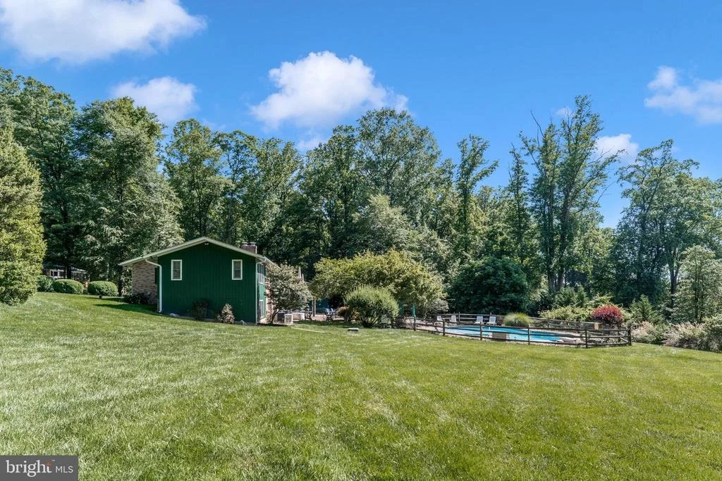 Photo of 6213 WHITE OAK DRIVE
