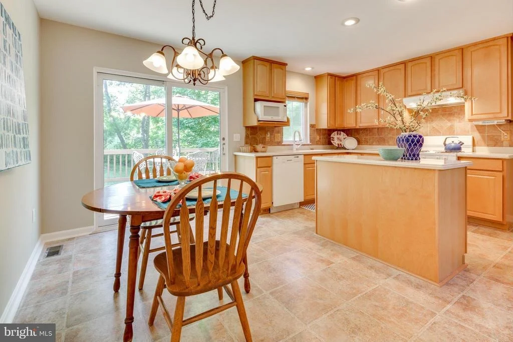 Photo of 9275 CARTERSVILLE ROAD