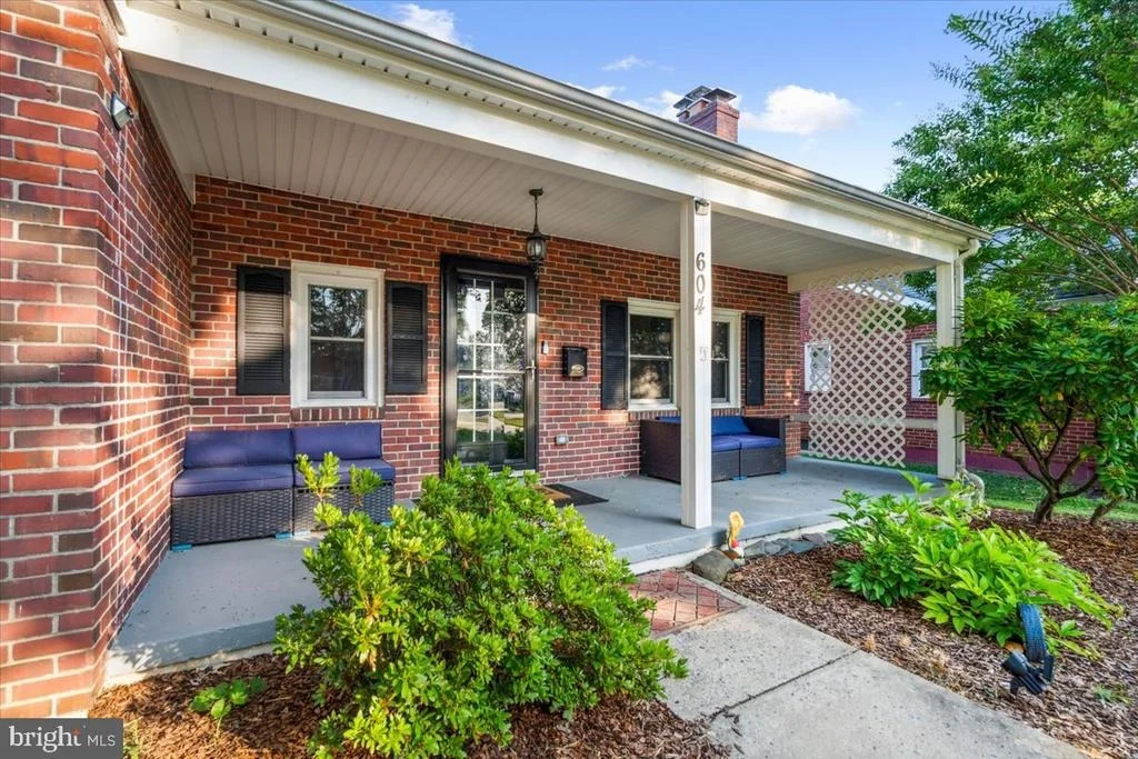Photo of 604 LEE PLACE