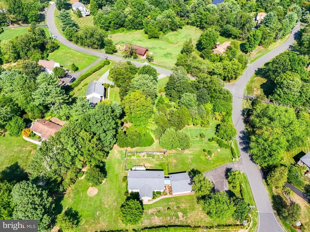 Photo of 8132 HILLCREST DRIVE