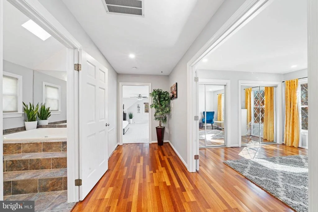 Photo of 15304 WATERGATE ROAD