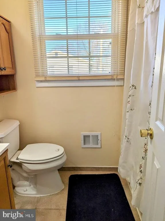 Photo of 910 BARRINGTON DRIVE