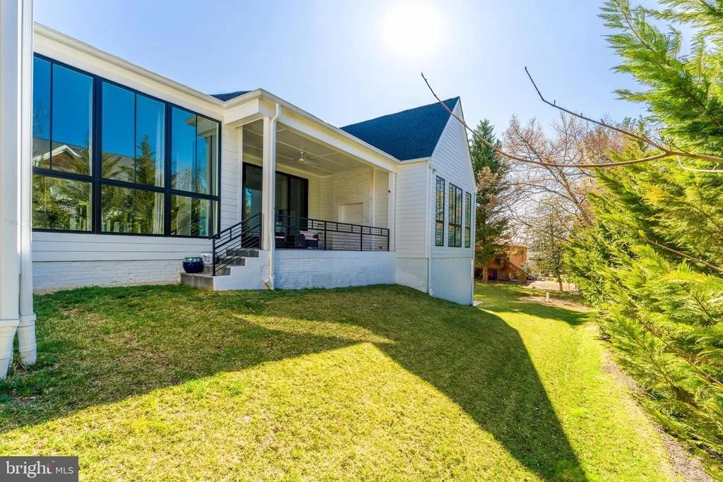 Photo of 908 WALKER ROAD