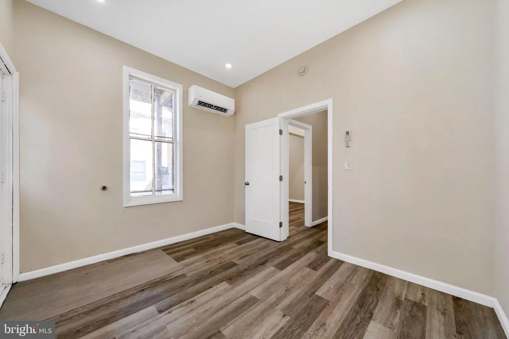 Photo of 724 HUNTER STREET
