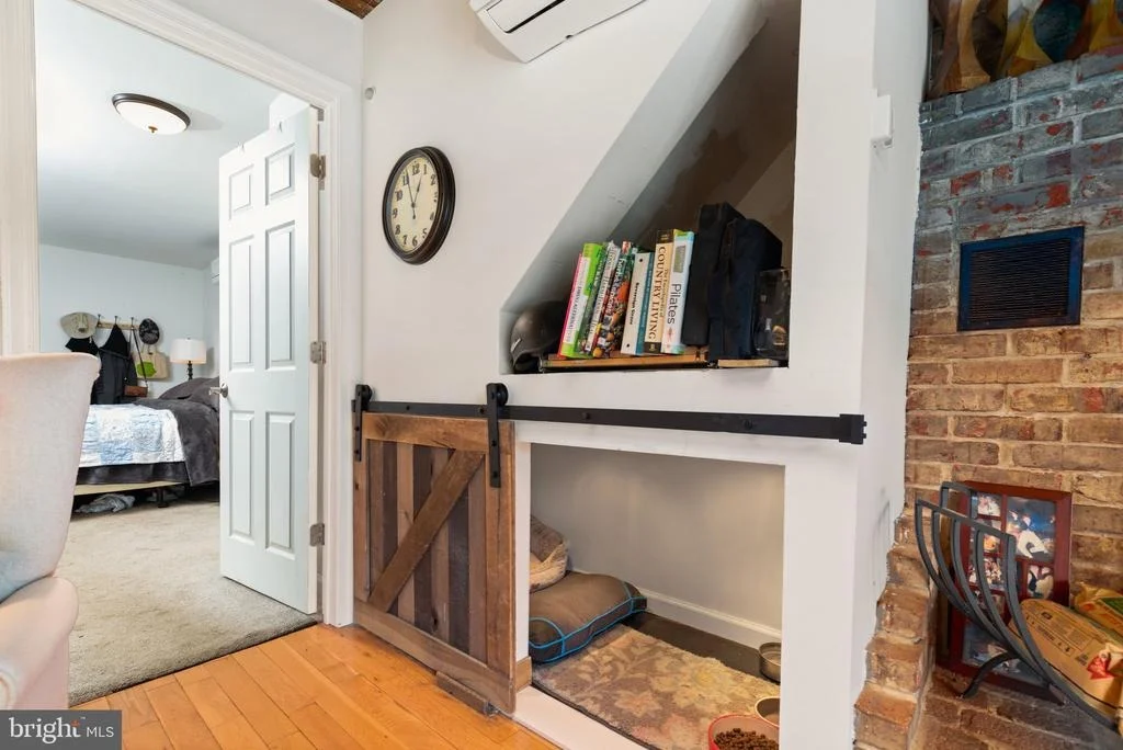 Photo of 2310 PUTNAM ROAD
