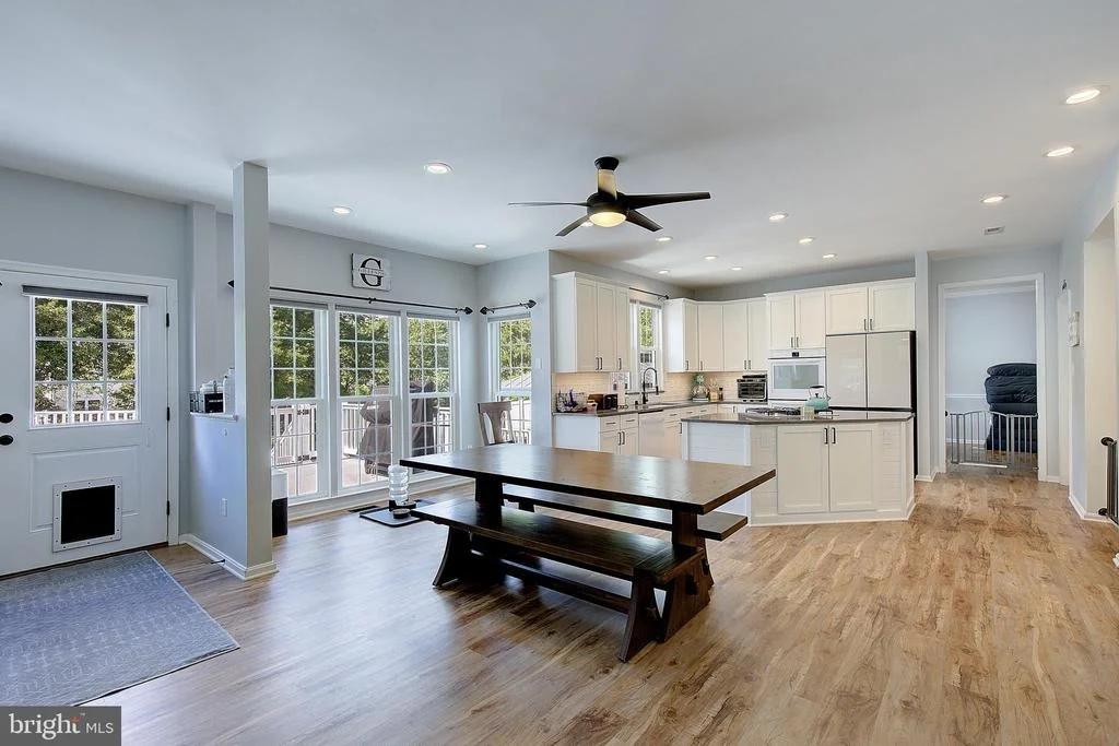 Photo of 2424 VALLEY BROOK LANE