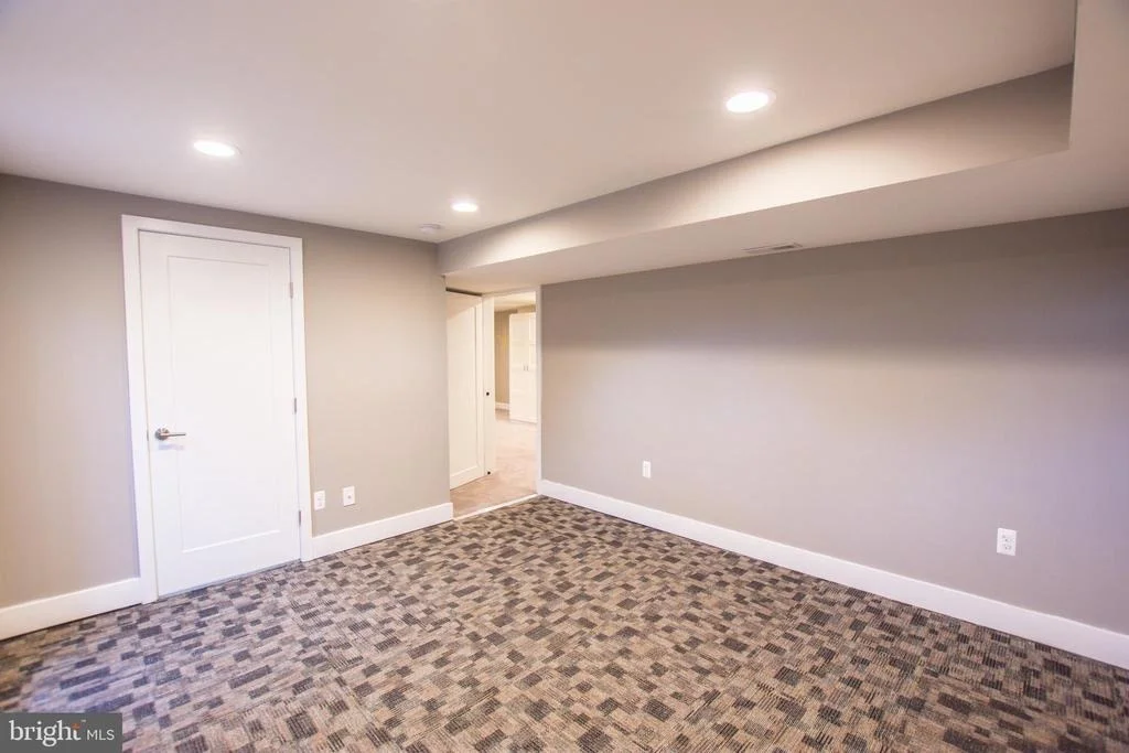 Photo of 704 W MAPLE ROAD