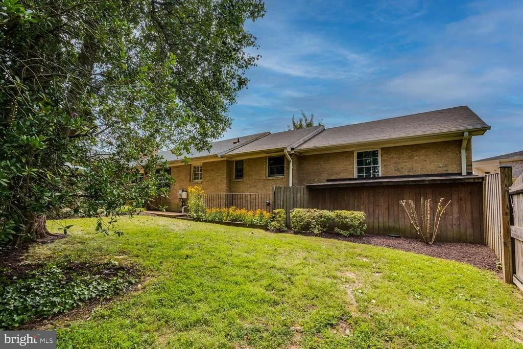 Photo of 9344 MOUNT VERNON CIRCLE
