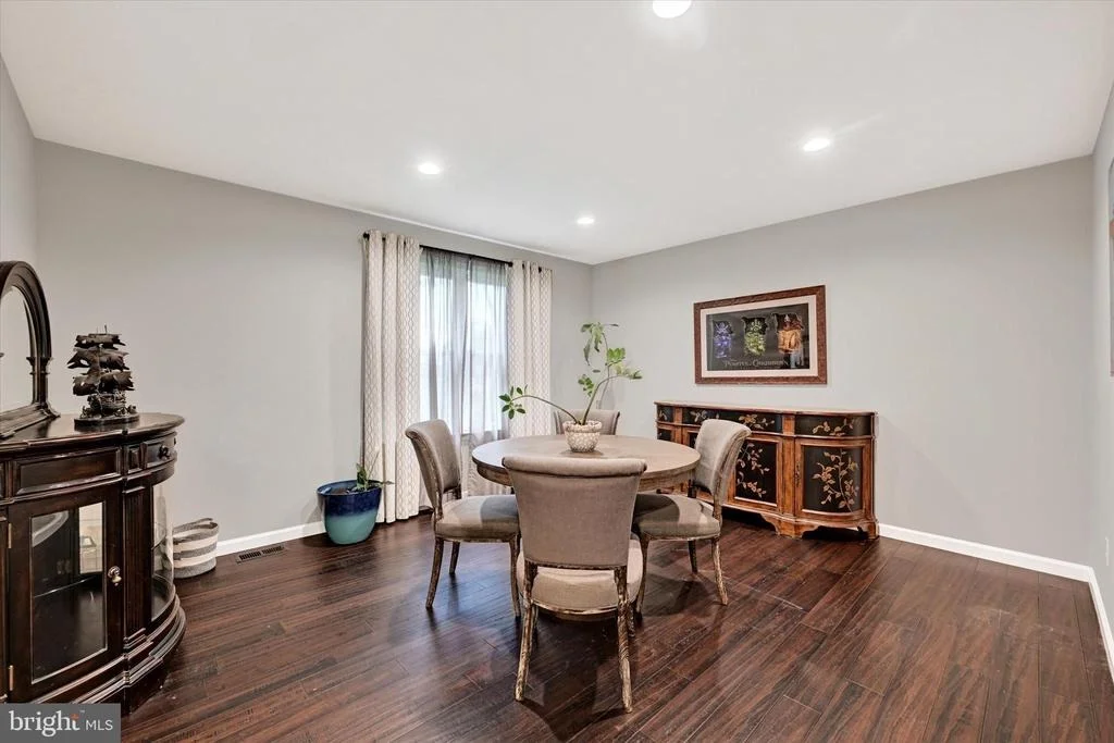 Photo of 4296 WOLF HILL DRIVE