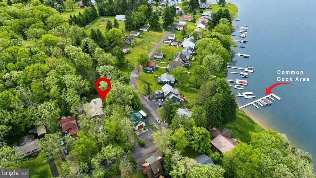 Photo of 674 HAZELHURST ROAD