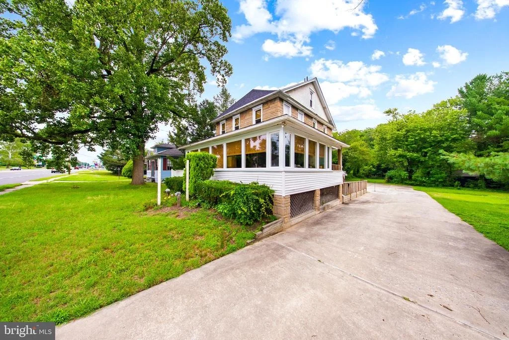 Photo of 1124 MANTUA PIKE