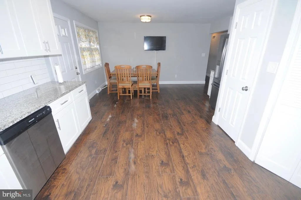 Photo of 298 N HOOK ROAD