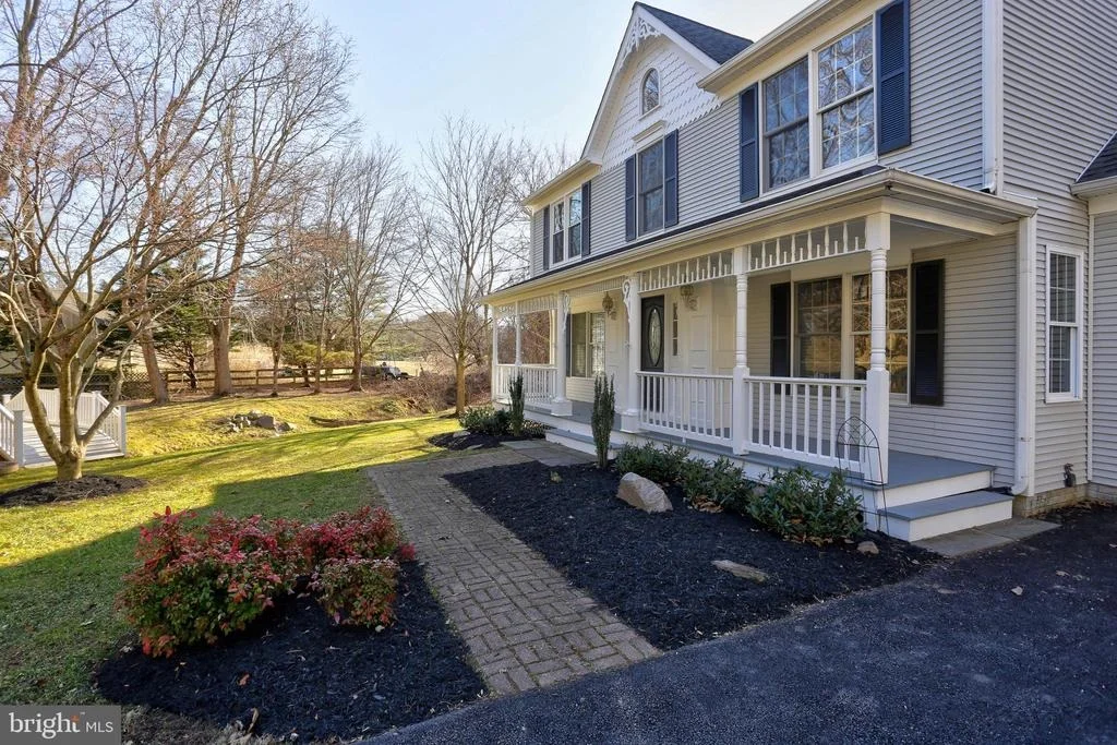 Photo of 8278 LEISHEAR ROAD