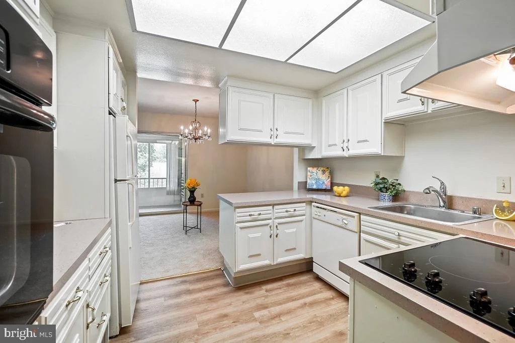 Photo of Unit 682A at 3320 GLENEAGLES DRIVE