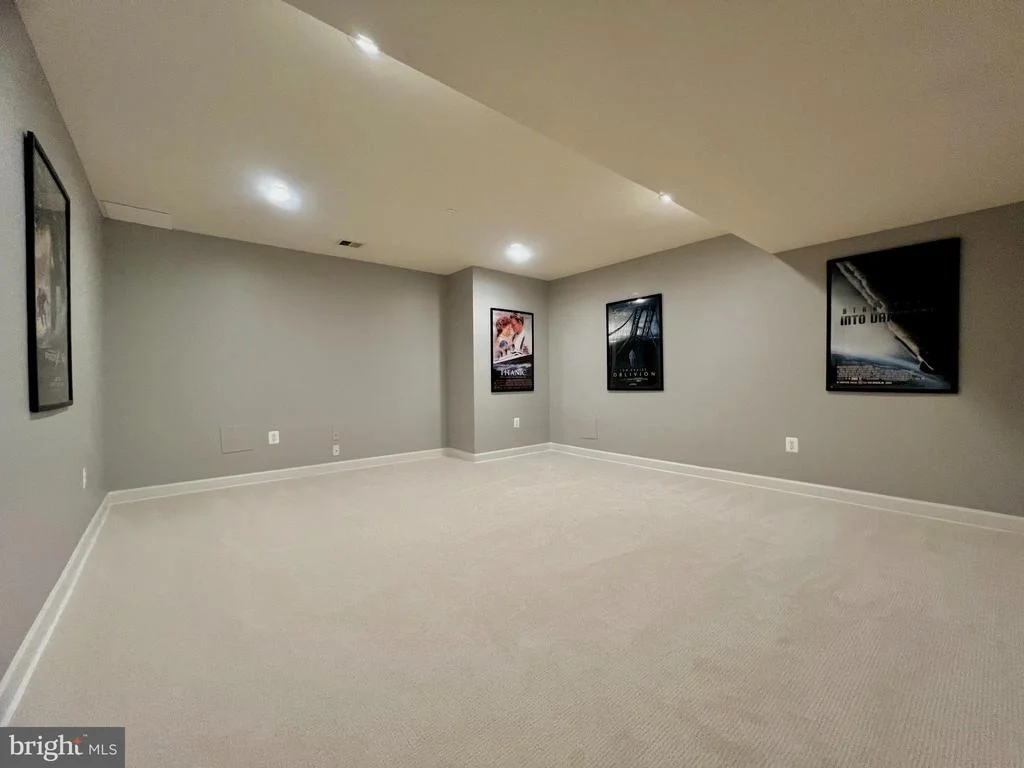 Photo of 9116 BOWLING GREEN DRIVE