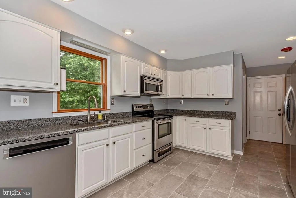 Photo of 6803 PLANTATION ROAD