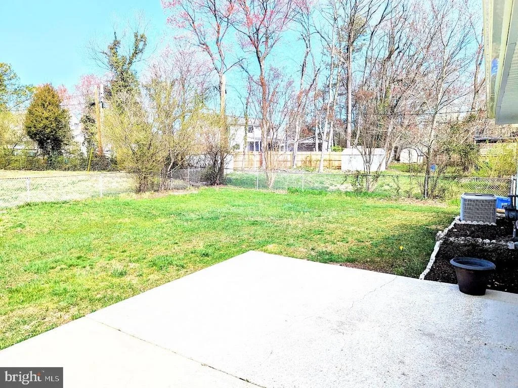 Photo of 910 BARRINGTON DRIVE