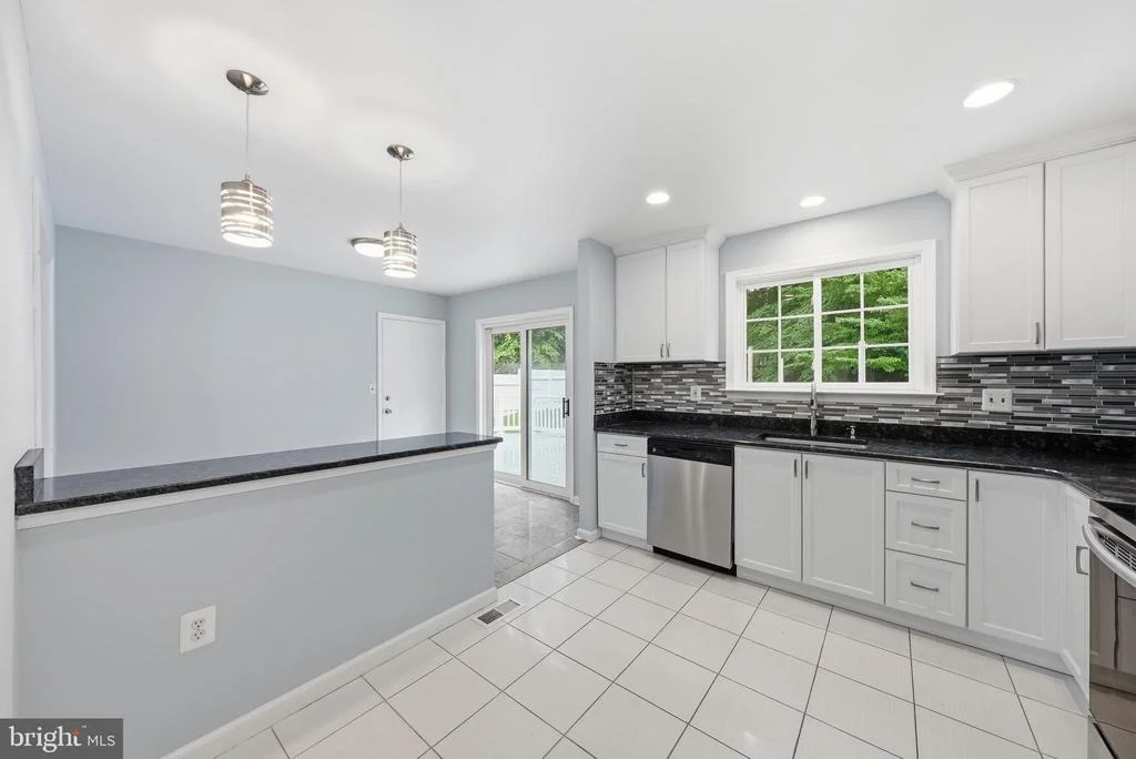 Photo of 10101 MADRONAWOOD DRIVE