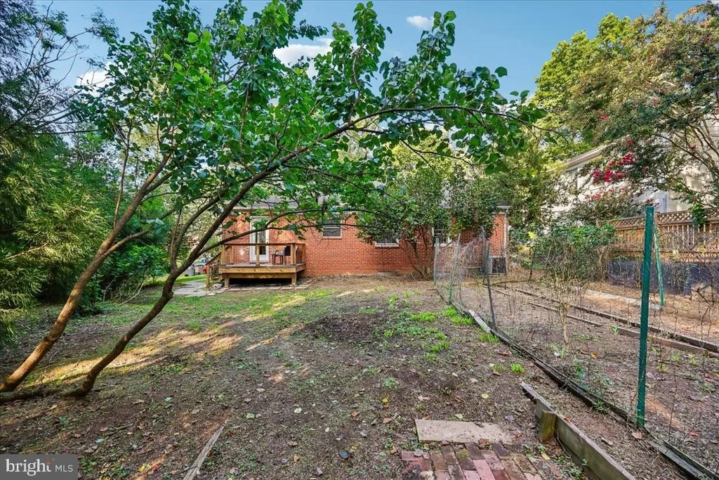 Photo of 627 CROCUS DRIVE
