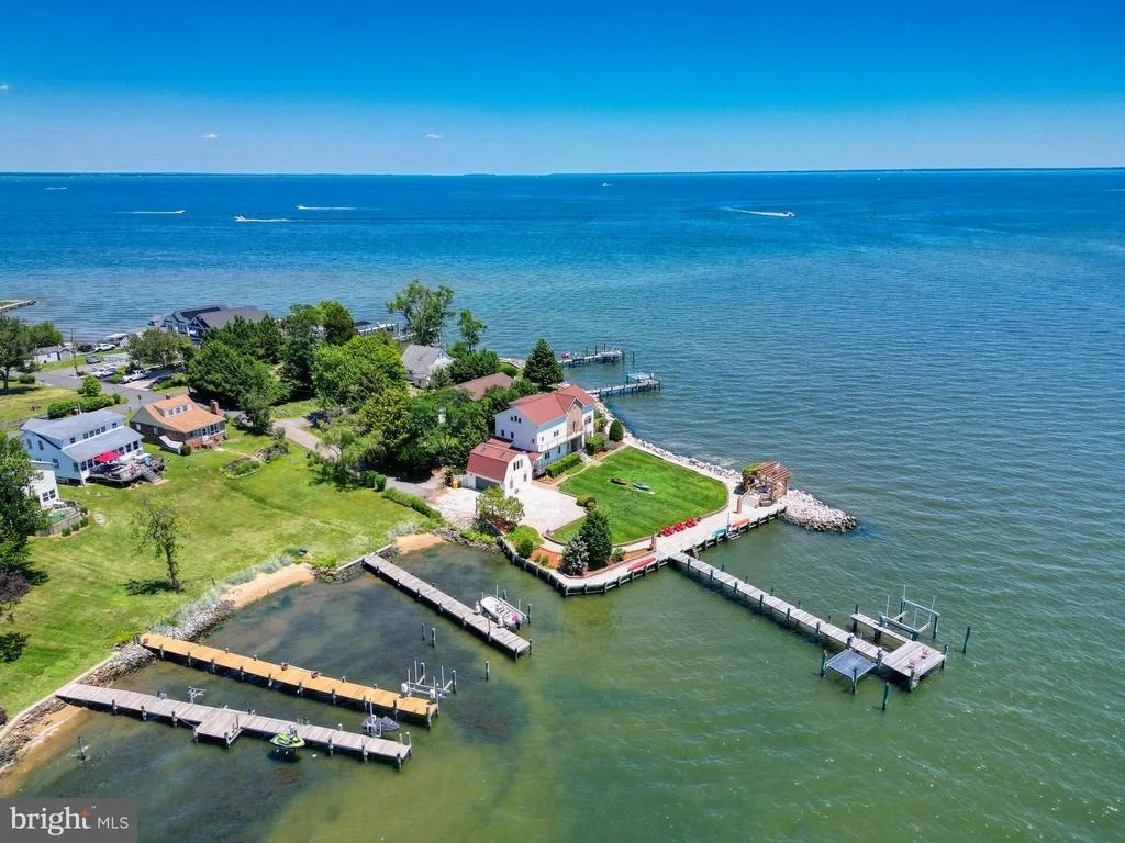 Photo of 2292 LAKE DRIVE