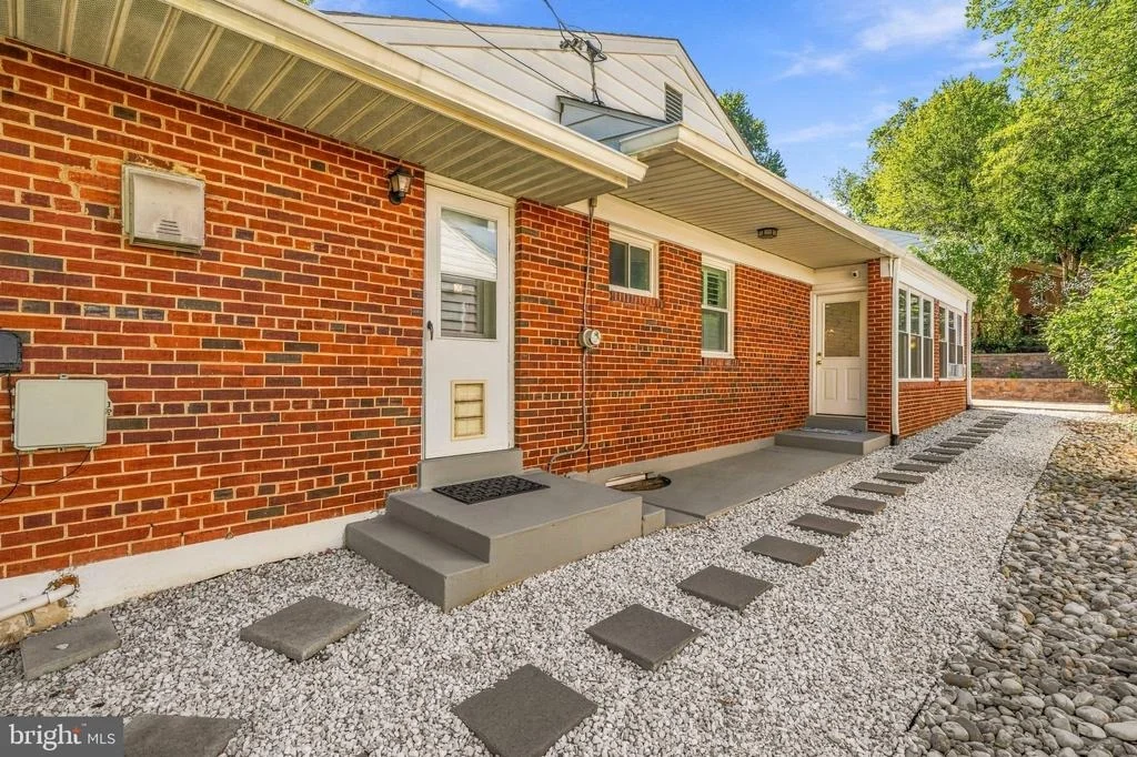 Photo of 1600 FLORA LANE