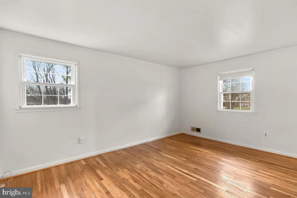 Photo of 2725 WOODEDGE ROAD