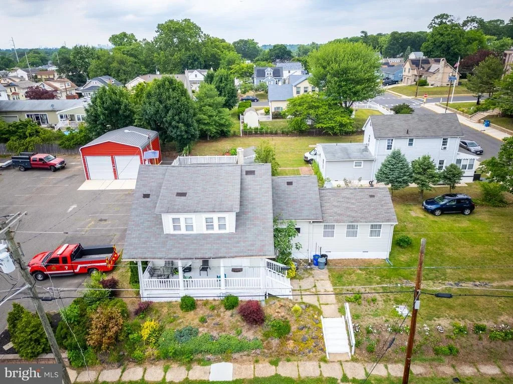 Photo of 39 E 2ND AVENUE