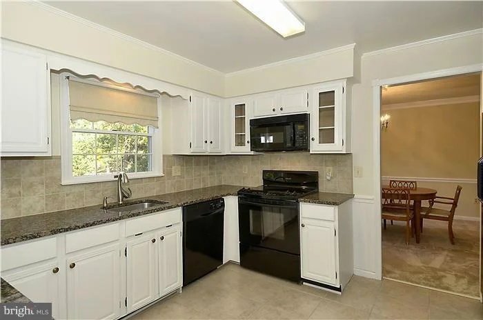 Photo of 304 BOSTWICK LANE