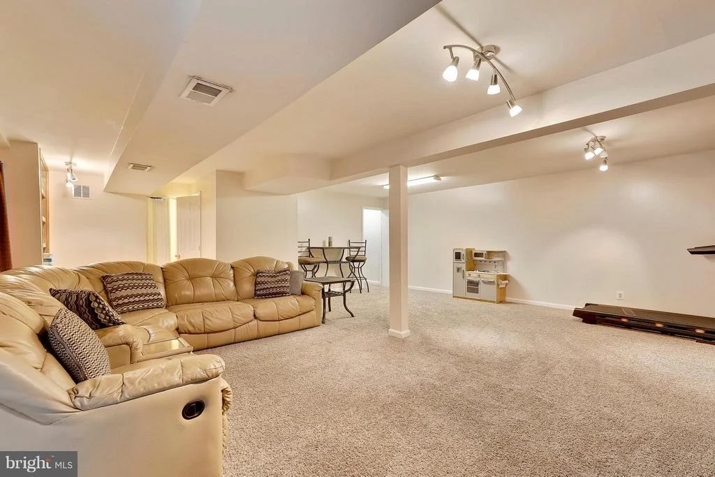 Photo of 9002 BILLOW ROW