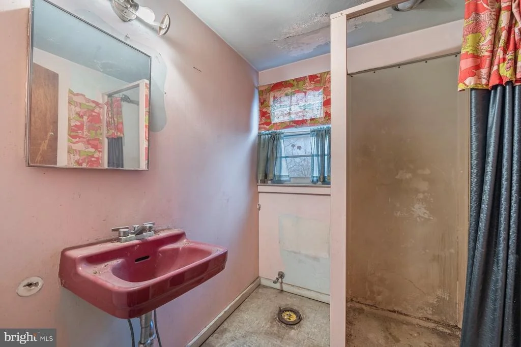 Photo of 307 HARLEM LANE