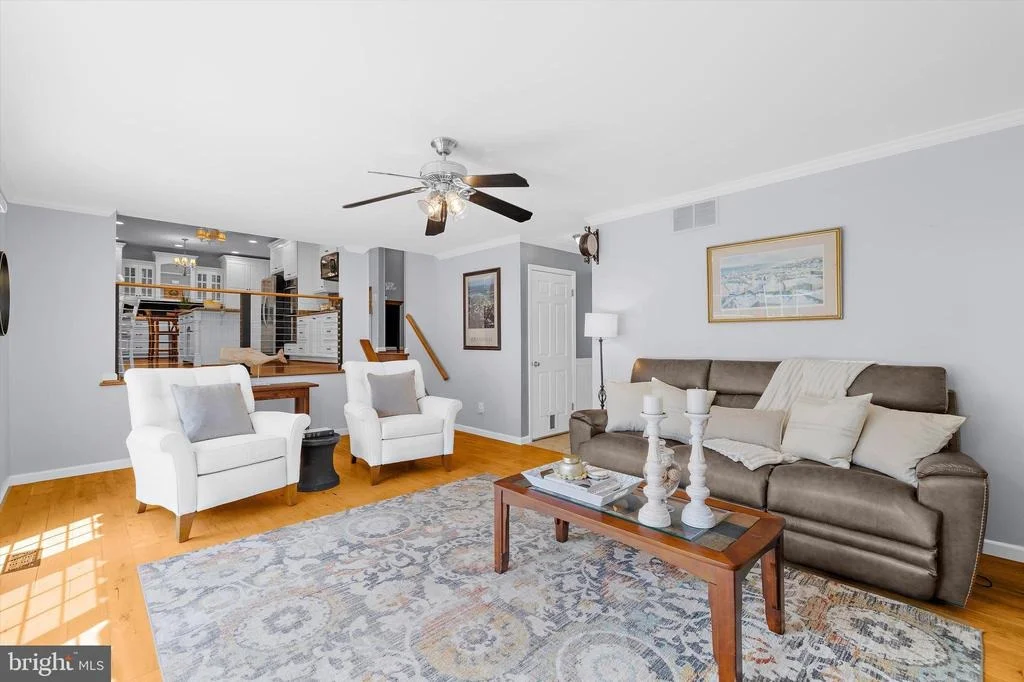 Photo of 527 BAY HILLS DRIVE