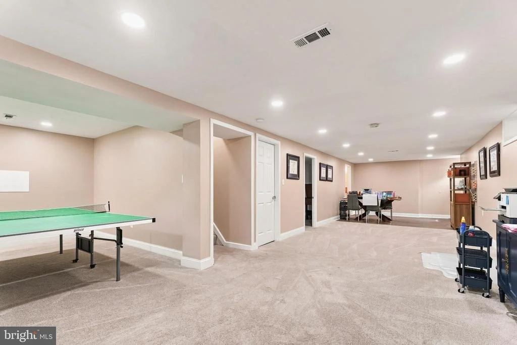 Photo of 6921 UNIVERSITY DRIVE