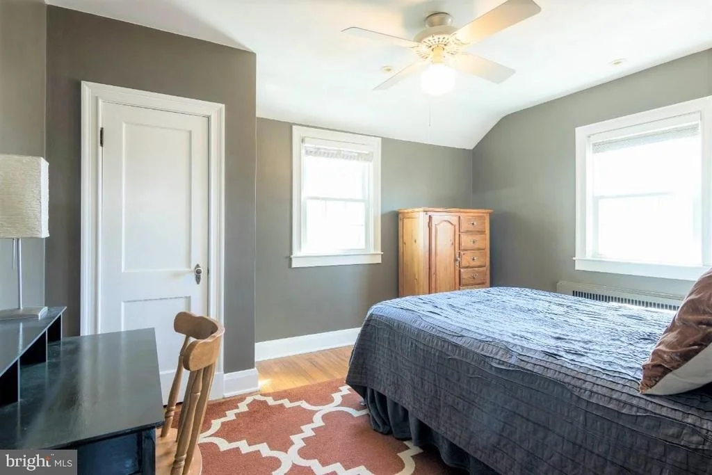 Photo of 620 ALDERSHOT ROAD