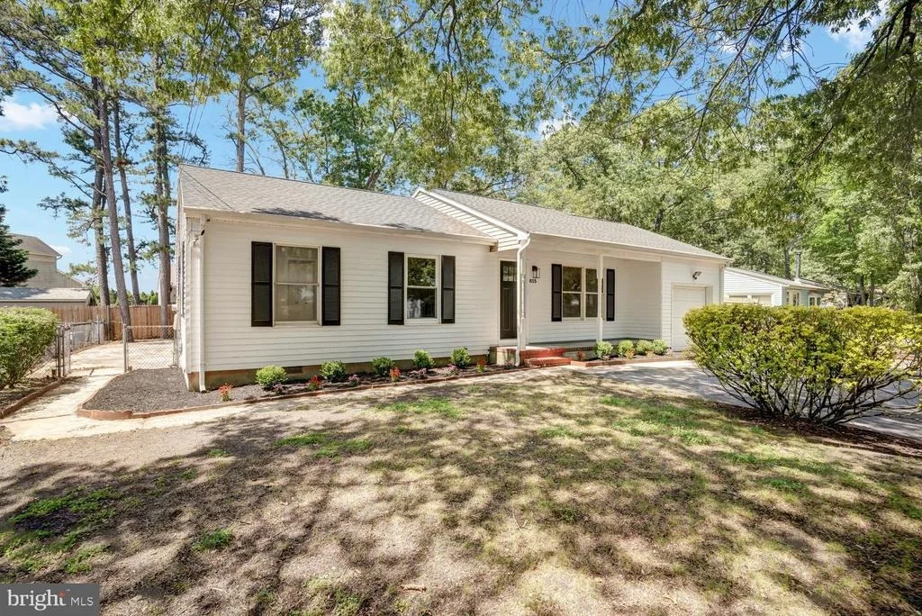 Photo of 615 BEACH BOULEVARD