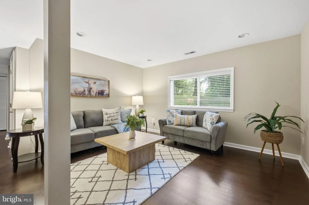 Photo of 7371 CROWN LANE