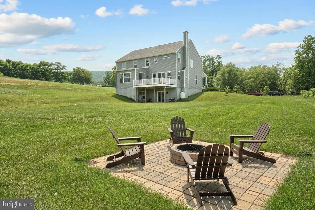 Photo of 8702 HAWBOTTOM ROAD