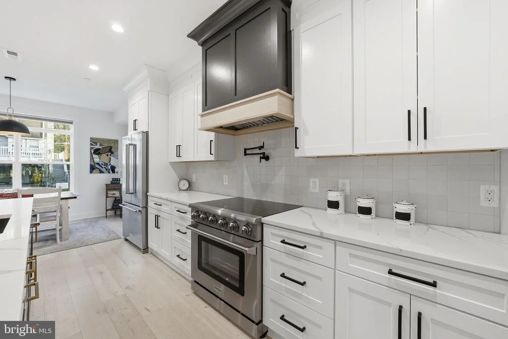 Photo of 1422 HOWARD ROAD