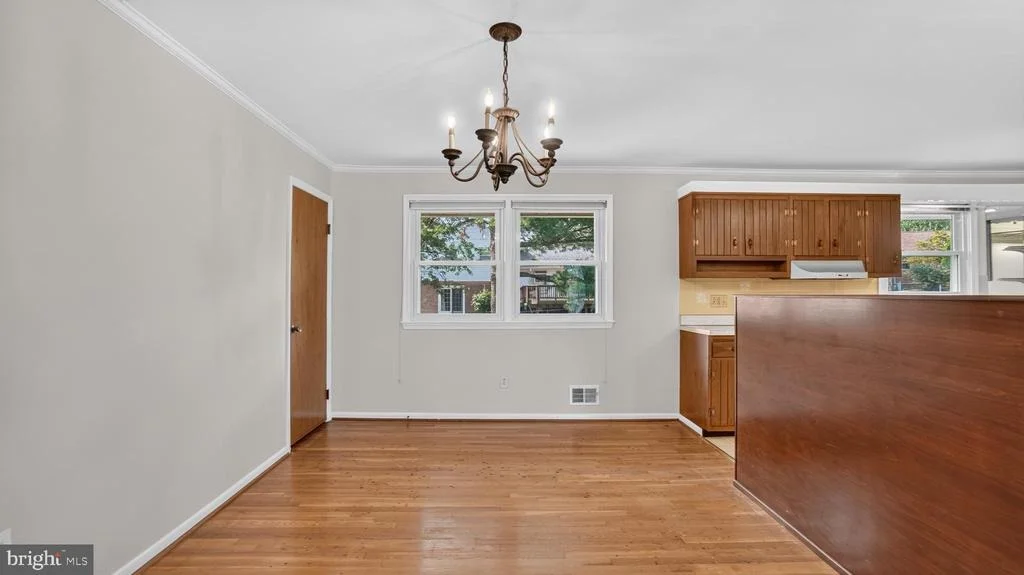Photo of 3131 CASTLELEIGH ROAD