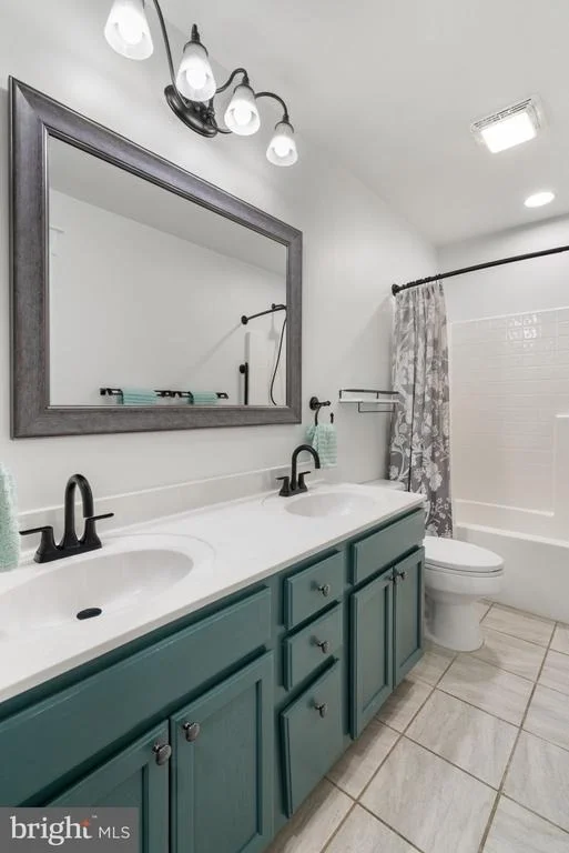 Photo of 208 MARKHAM FARM ROAD