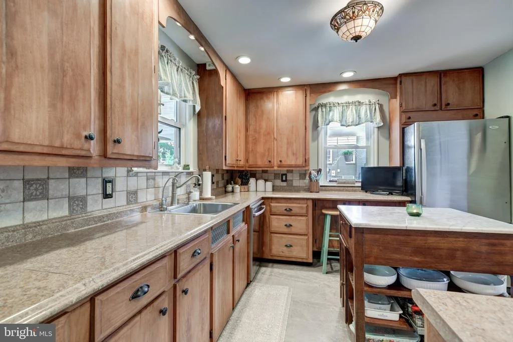 Photo of 701 LONGVIEW AVENUE