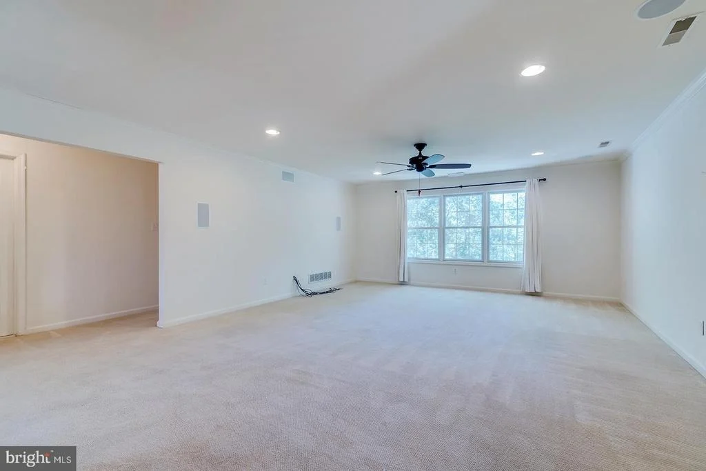 Photo of 142 W SHORE DRIVE