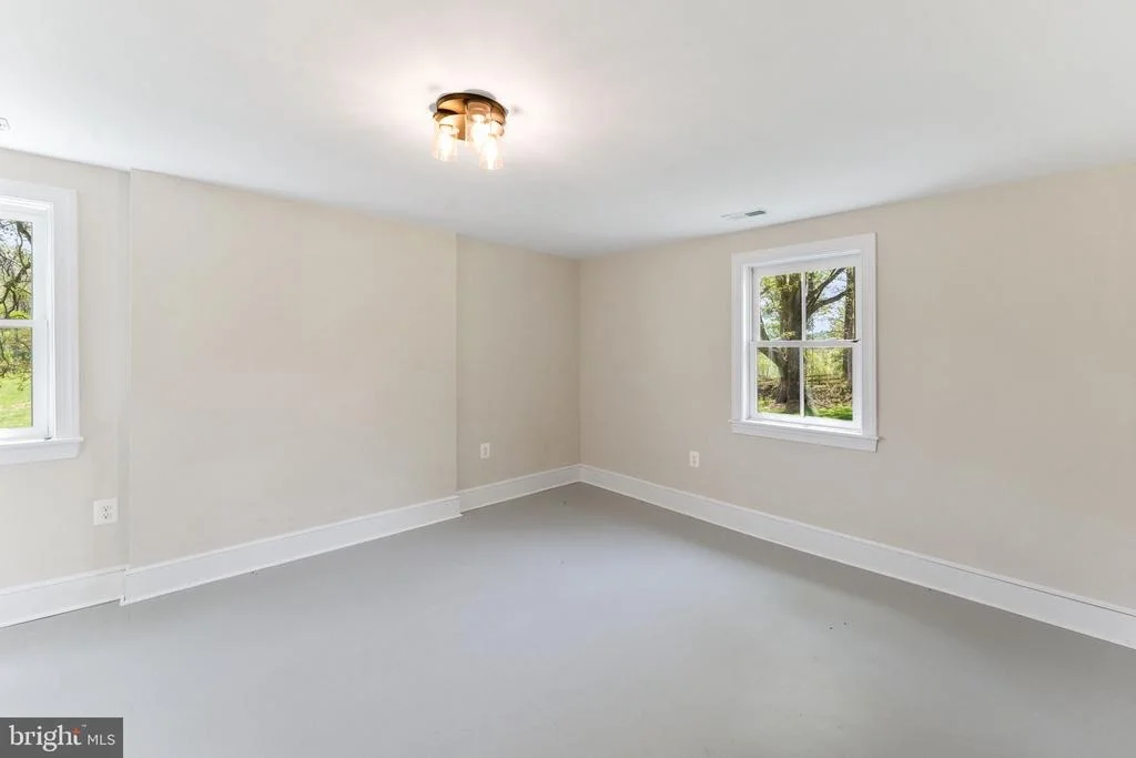 Photo of 11066 MORELAND ROAD