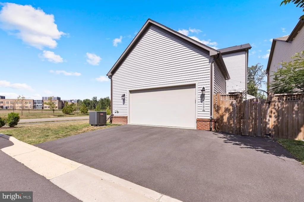 Photo of 22986 BUBBLING BROOK DRIVE